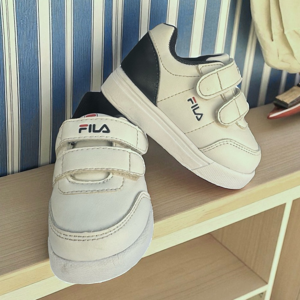 Fila Toddler Boys Sneakers Size 4T White Blue 2-Strap Casual Shoes Unisex